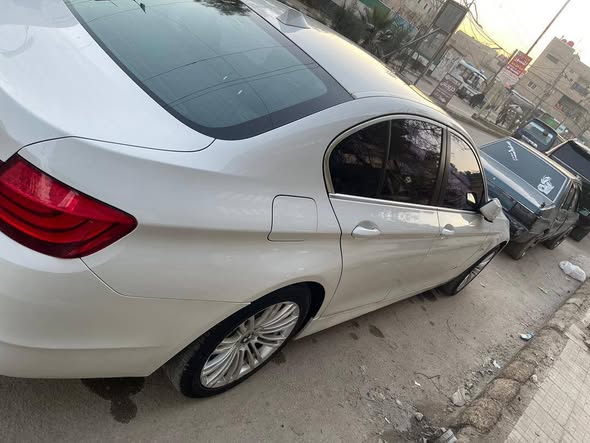 بي ام دبليو 520 2011 - صورة 3