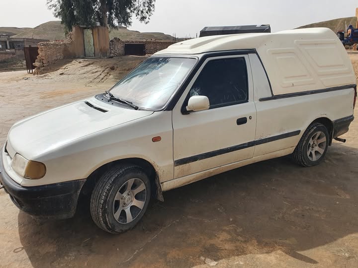 سكودا بيك أب 2001