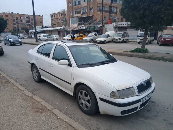 سكودا أوكتافيا 2001 - صورة 4