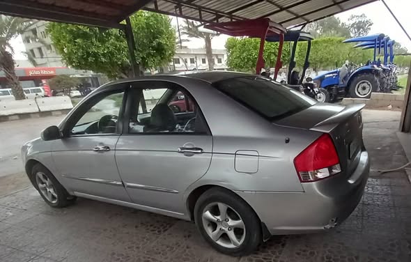 كيا سيراتو 2007 - صورة 2