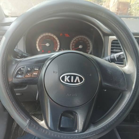 كيا ريو 2010 - صورة 1