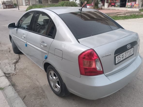 هيونداي أكسنت 2011 - صورة 2