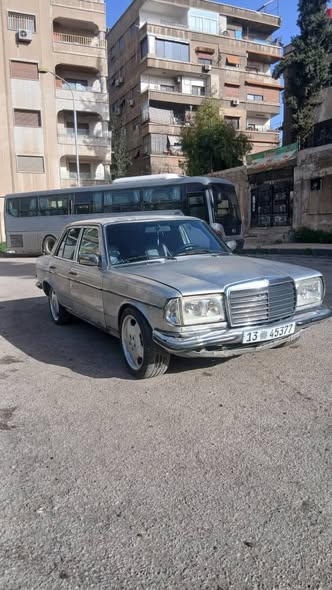 مرسيدس 230 1977 - صورة 2