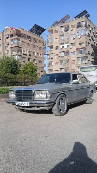 مرسيدس 230 1977 - صورة 3