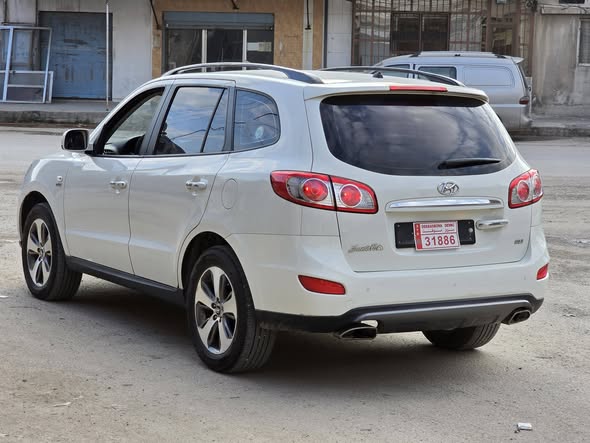 هيونداي سنتافي 2012 - صورة 4