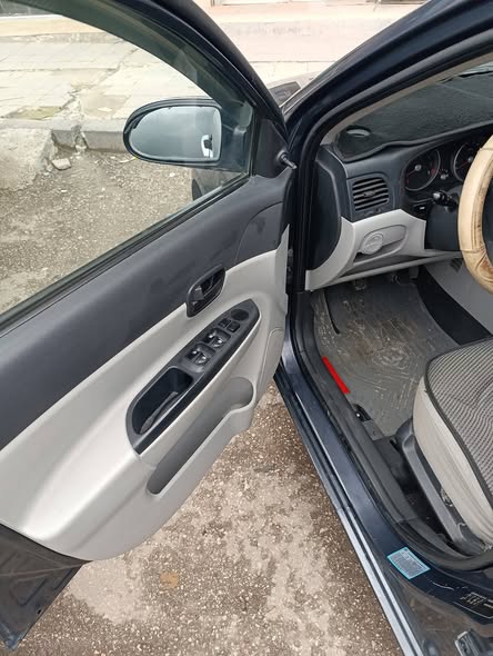 هونداي فيرنا 2008 - صورة 4