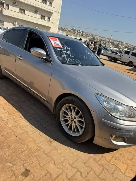 هيونداي جينسس 2011 - صورة 2