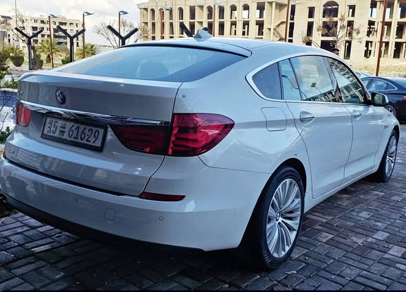 بي ام دبليو 5 Series GT 2012 - صورة 2