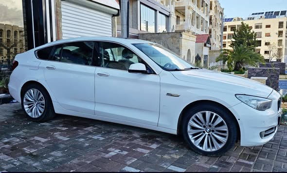 بي ام دبليو 5 Series GT 2012 - صورة 3