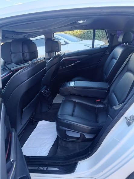 بي ام دبليو 5 Series GT 2012 - صورة 4