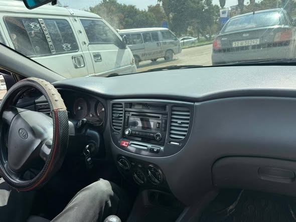 كيا ريو 2010 - صورة 2