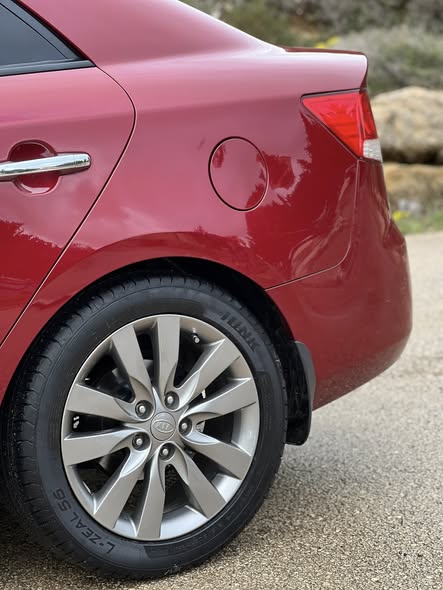 كيا فورتي 2010 - صورة 4