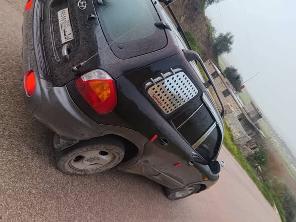 هيونداي سنتافي 2001 - صورة 2