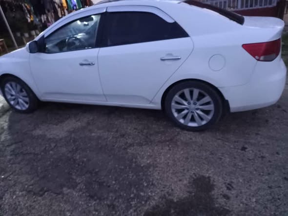 كيا فورتي 2010