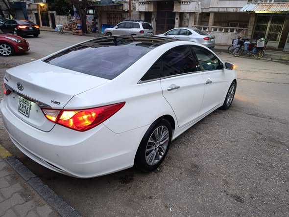 هيونداي سوناتا 2011 - صورة 2