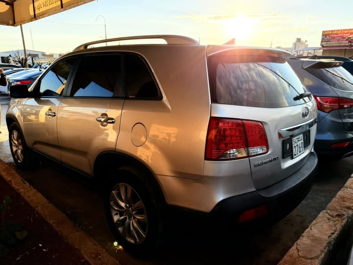 كيا سورينتو 2011