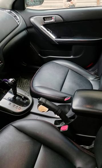 كيا سيراتو 2010 - صورة 3