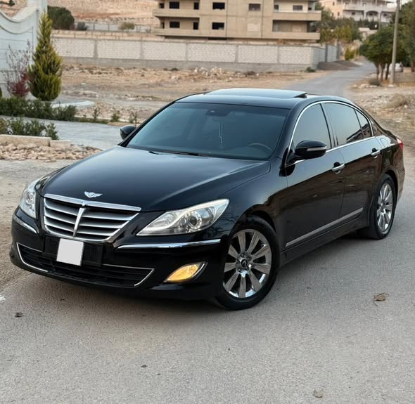 هيونداي جينيسس 2012 - صورة 1