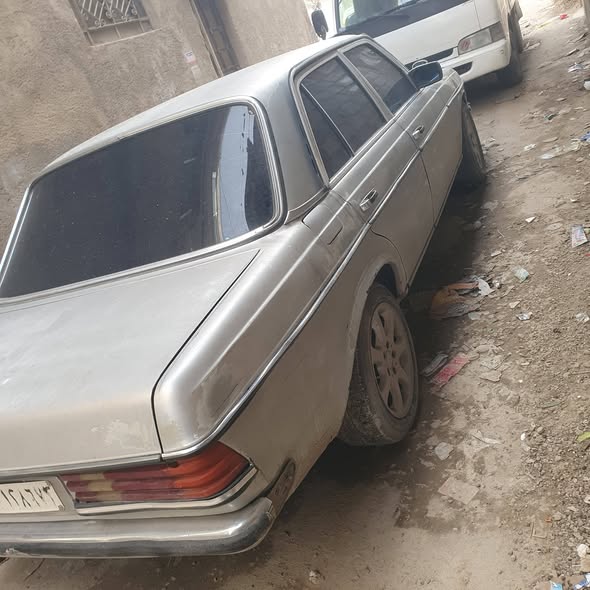 مرسيدس 230 1979