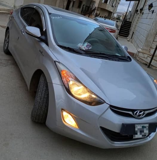 هيونداي أفانتي 2012