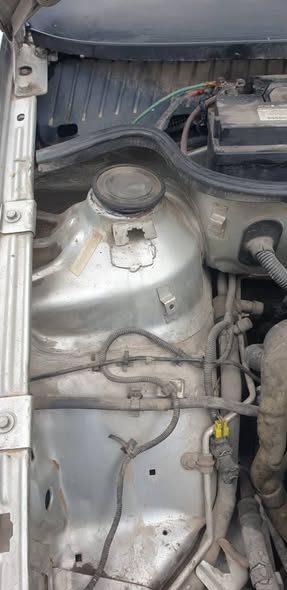 فولكس فاجن بولو 2002 - صورة 2