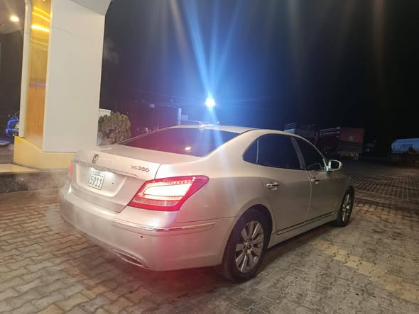 هيونداي سنتنيال 2010 - صورة 3