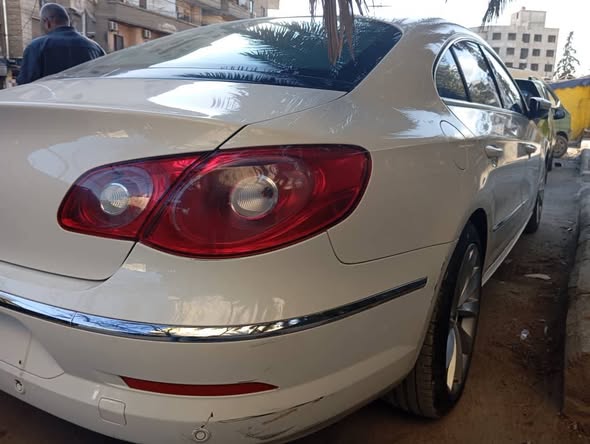 فولكس فاجن باسات CC 2011 - صورة 1