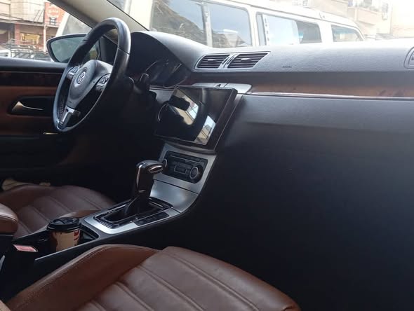 فولكس فاجن باسات CC 2011 - صورة 2