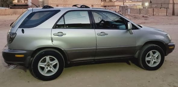 لكزس RX 300 2001 - صورة 1