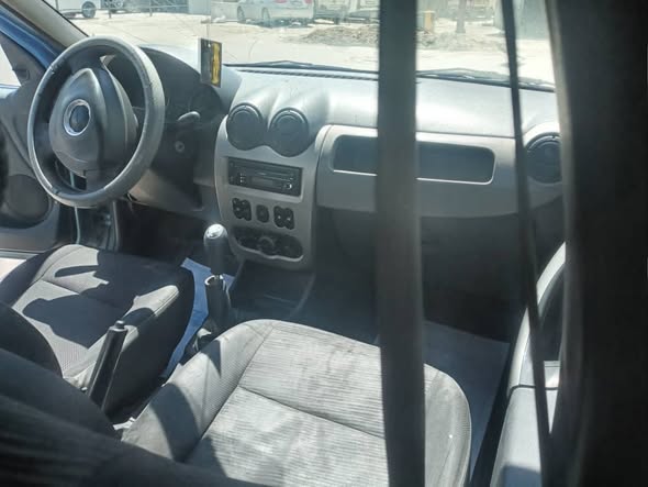 داسيا لوغان 2009 - صورة 2