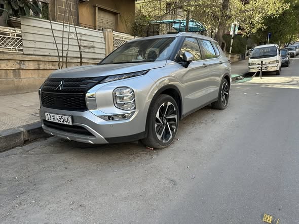 ميسوبيشي أوتلاندر 2025 - صورة 1