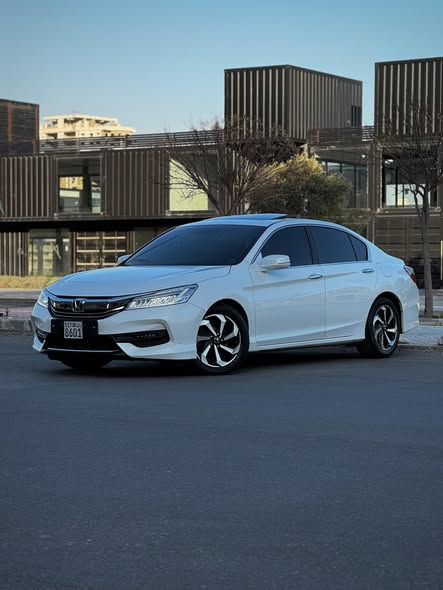 هوندا اكورد 2017 - صورة 1