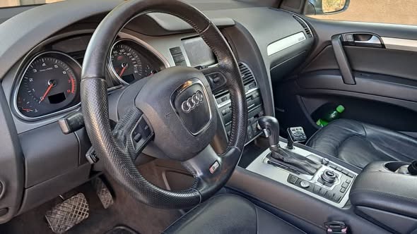 أودي Q7 2011 - صورة 3