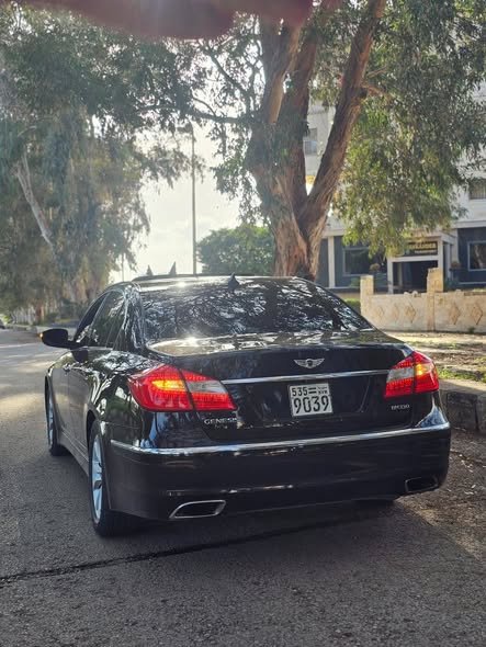 هونداي جنسيس 2012 - صورة 2