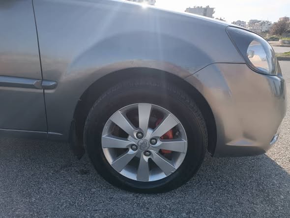 كيا ريو 2010 - صورة 4