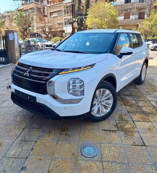 ميتسوبيشي أوتلاندر 2026 - صورة 2
