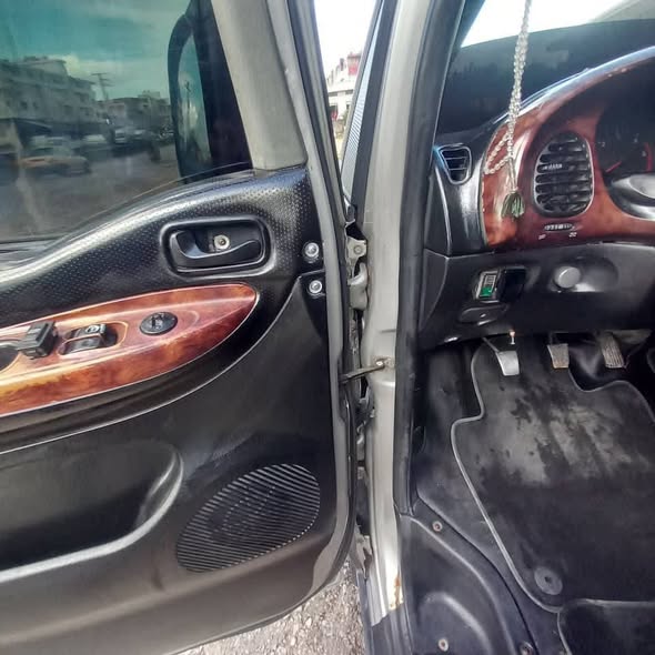 هيونداي ستاريكس 1999 - صورة 4