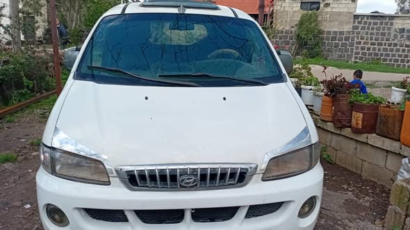 هيونداي ستاريكس 2000 - صورة 5