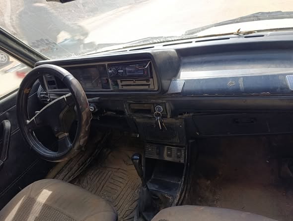 فولكس فاجن غولف 1976 - صورة 2