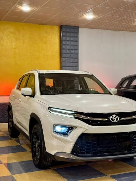 تويوتا أوربان كروزر 2024 - صورة 1