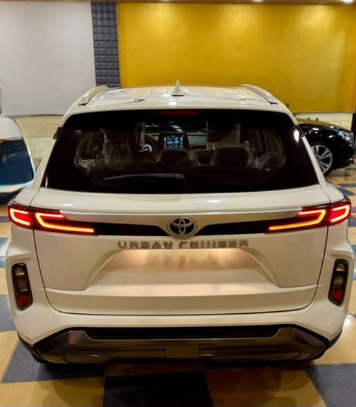 تويوتا أوربان كروزر 2024 - صورة 5