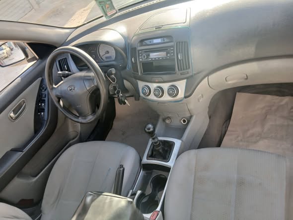 هيونداي افانتي 2009 - صورة 4