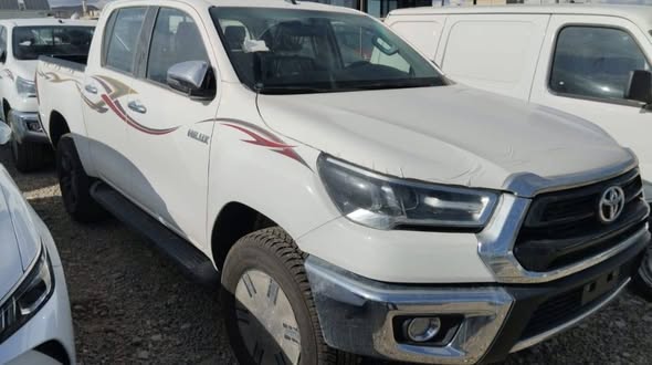 تيوتا هايلكس 2025 - صورة 2