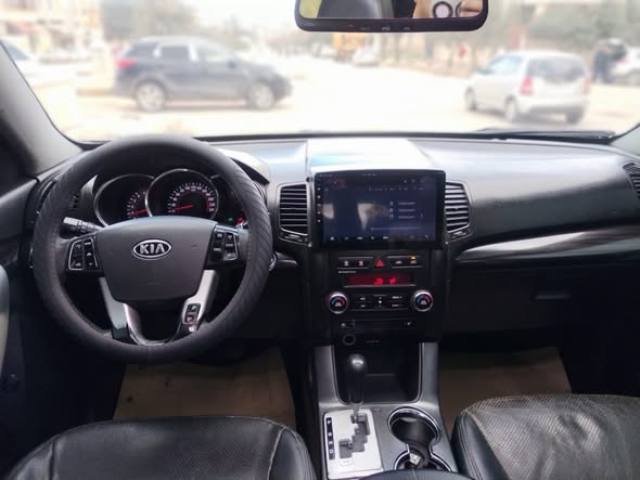 كيا سورينتو 2010 - صورة 4