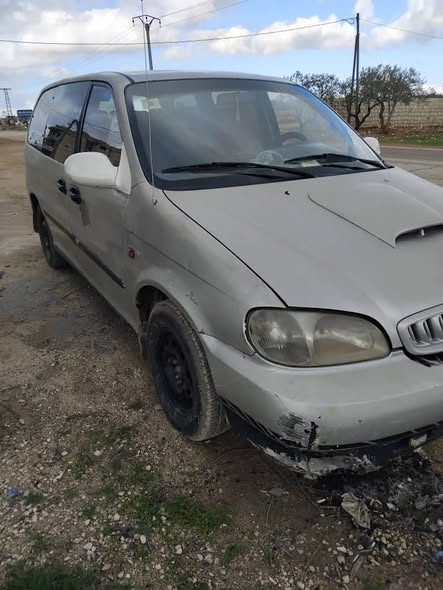 كيا كرنفال 2001 - صورة 2