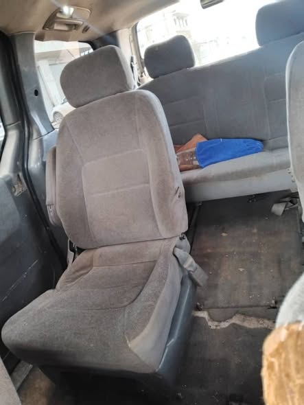 كيا كرنفال 2001 - صورة 4