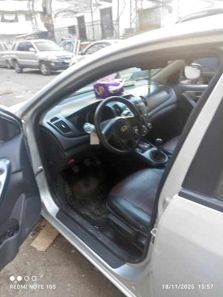 كيا فورتي 2010 - صورة 2