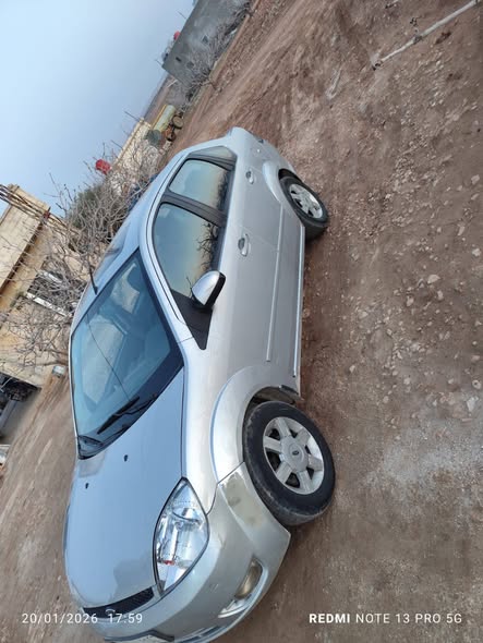 فورد فييستا 2006 - صورة 3