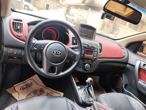 كيا فورتي 2011 - صورة 4