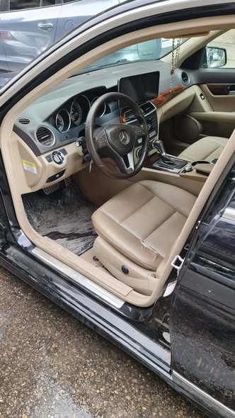 مرسيدس C300 2014 - صورة 2